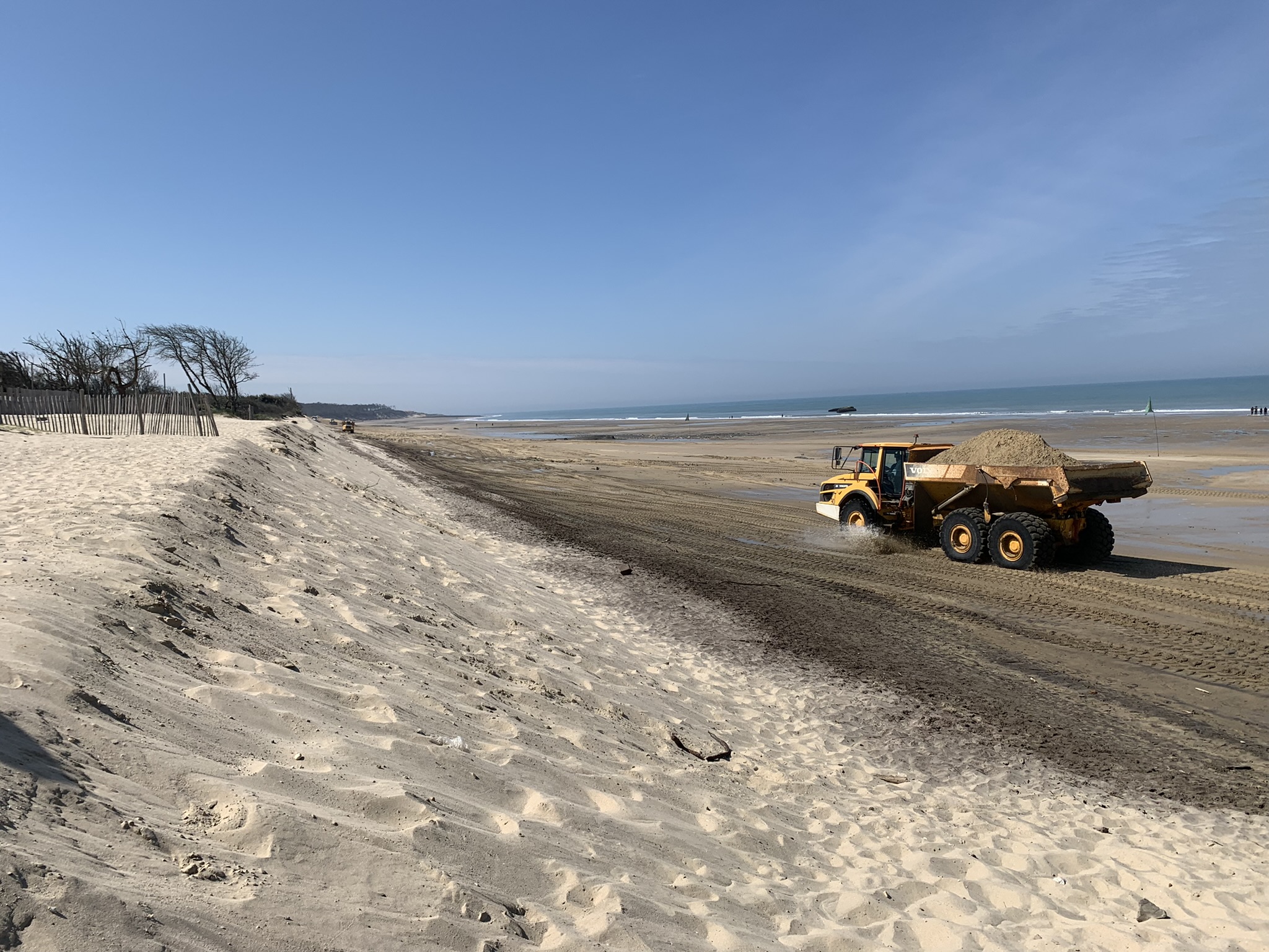 Assistance à Maîtrise d’ouvrage pour la réalisation de travaux d’urgence de rechargement en sable et de réfection d’ouvrages littoraux de Soulac-sur-Mer, Vendays-Montalivet et Lacanau